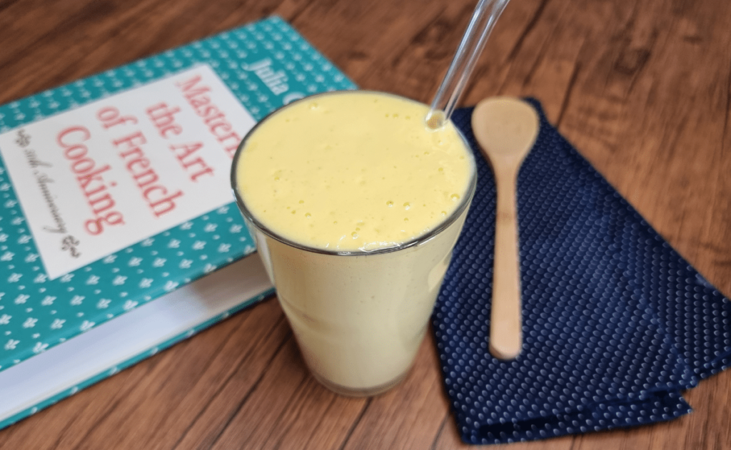 Smoothie de manga e iogurte